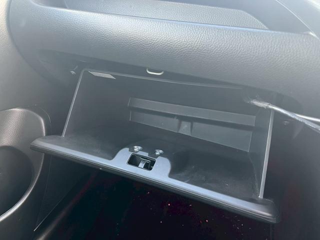 スイフトスポーツ ベースグレード SDナビ フルセグTV スマートキー HIDヘッドライト 前後ドラレコ Bluetooth クルコン 純正17インチアルミ ETC(28枚目)