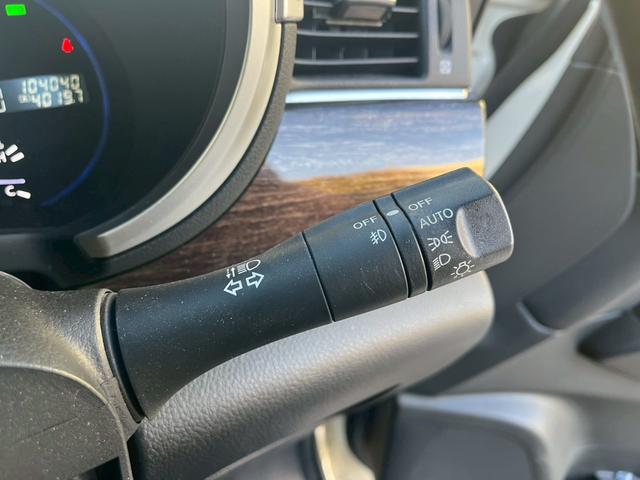 エルグランド 250ハイウェイスター SDナビ フルセグTV リアカメラ フリップダウンモニター スマートキー HIDヘッドライト 片側パワスラ Bluetooth 純正18インチアルミ ETC(23枚目)