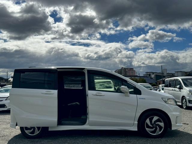 フリードスパイクハイブリッド ジャストセレクション SDナビ フルセグTV リアカメラ スマートキー HIDヘッドライト 両側パワスラ Bluetooth クルコン 純正15インチ鉄 ETC(10枚目)