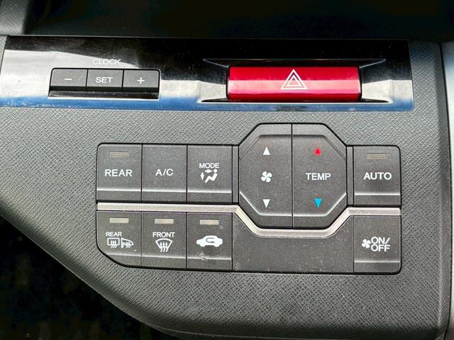 ステップワゴンスパーダ Z メモリーナビ フルセグTV リアカメラ フリップダウンモニター HIDヘッドライト 両側パワスラ Bluetooth クルコン 純正16インチアルミ ETC(29枚目)