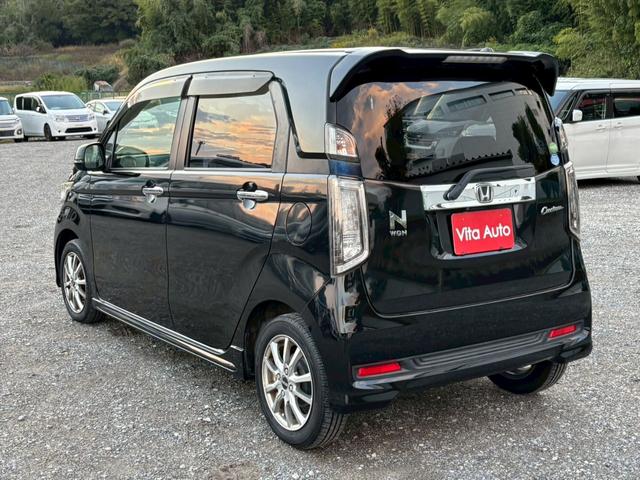 ★オンライン商談は実際に店舗でお車をご覧いただく事と同じようにお車の詳細を営業スタッフとやりとりしながら確認頂けます。気になる箇所はリアルタイムでご覧いただけますので安心して車選びが出来ます。