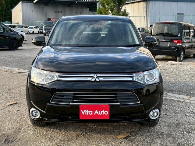 アウトランダーPHEV Gプレミアムパッケージ 4WD SDナビ フルセグTV リアカメラ スマートキー HIDヘッドライト 衝突軽減ブレーキ 革シート Bluetooth ACC 純正18インチアルミ ETC(4枚目)