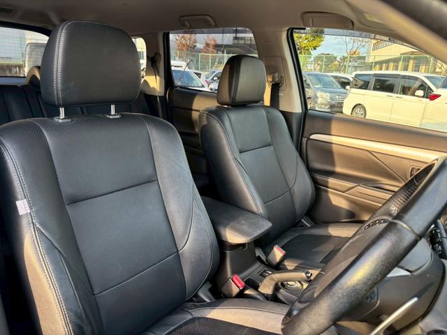 アウトランダーPHEV Gプレミアムパッケージ 4WD SDナビ フルセグTV リアカメラ スマートキー HIDヘッドライト 衝突軽減ブレーキ 革シート Bluetooth ACC 純正18インチアルミ ETC(44枚目)