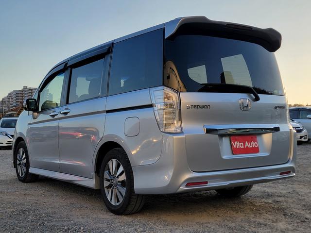 ステップワゴンスパーダ Ｚ　メモリーナビ　フルセグＴＶ　リアカメラ　フリップダウンモニター　スマートキー　両側パワスラ　前後ドラレコ　純正１６インチアルミ　ＥＴＣ（7枚目）