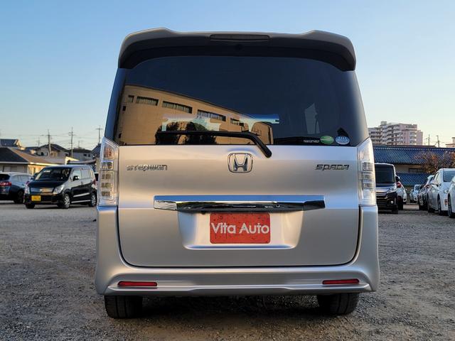 ステップワゴンスパーダ Ｚ　メモリーナビ　フルセグＴＶ　リアカメラ　フリップダウンモニター　スマートキー　両側パワスラ　前後ドラレコ　純正１６インチアルミ　ＥＴＣ（9枚目）