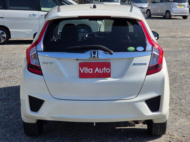 フィットハイブリッド Lパッケージ 4WD HDDナビ フルセグTV リアカメラ スマートキー LEDヘッドライト 衝突軽減ブレーキ 前ドラレコ Bluetooth クルコン 純正15インチ鉄 ETC(10枚目)