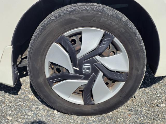 フィットハイブリッド Lパッケージ 4WD HDDナビ フルセグTV リアカメラ スマートキー LEDヘッドライト 衝突軽減ブレーキ 前ドラレコ Bluetooth クルコン 純正15インチ鉄 ETC(17枚目)