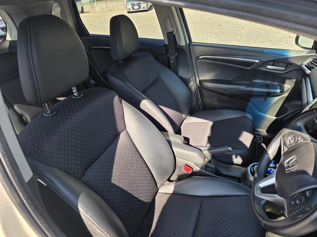 フィットハイブリッド Lパッケージ 4WD HDDナビ フルセグTV リアカメラ スマートキー LEDヘッドライト 衝突軽減ブレーキ 前ドラレコ Bluetooth クルコン 純正15インチ鉄 ETC(41枚目)