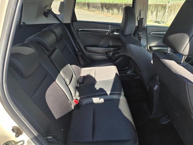 フィットハイブリッド Lパッケージ 4WD HDDナビ フルセグTV リアカメラ スマートキー LEDヘッドライト 衝突軽減ブレーキ 前ドラレコ Bluetooth クルコン 純正15インチ鉄 ETC(42枚目)