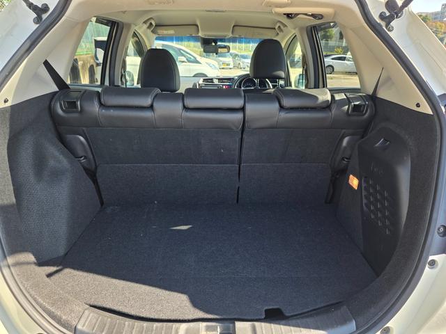 フィットハイブリッド Lパッケージ 4WD HDDナビ フルセグTV リアカメラ スマートキー LEDヘッドライト 衝突軽減ブレーキ 前ドラレコ Bluetooth クルコン 純正15インチ鉄 ETC(44枚目)