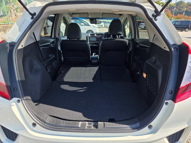 フィットハイブリッド Lパッケージ 4WD HDDナビ フルセグTV リアカメラ スマートキー LEDヘッドライト 衝突軽減ブレーキ 前ドラレコ Bluetooth クルコン 純正15インチ鉄 ETC(45枚目)