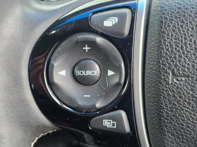 オデッセイ アブソルート メモリーナビ フルセグTV 全方位カメラ フリップダウンモニター スマートキー LEDヘッドライト 衝突軽減ブレーキ 両側パワスラ Bluetooth クルコン 純正17インチアルミ ETC(22枚目)