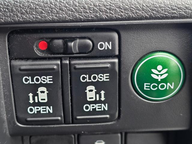 オデッセイ アブソルート メモリーナビ フルセグTV 全方位カメラ フリップダウンモニター スマートキー LEDヘッドライト 衝突軽減ブレーキ 両側パワスラ Bluetooth クルコン 純正17インチアルミ ETC(27枚目)