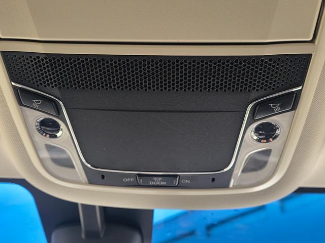 オデッセイ アブソルート メモリーナビ フルセグTV 全方位カメラ フリップダウンモニター スマートキー LEDヘッドライト 衝突軽減ブレーキ 両側パワスラ Bluetooth クルコン 純正17インチアルミ ETC(38枚目)