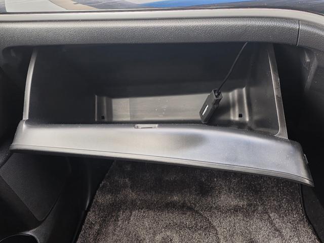 オデッセイ アブソルート メモリーナビ フルセグTV 全方位カメラ フリップダウンモニター スマートキー LEDヘッドライト 衝突軽減ブレーキ 両側パワスラ Bluetooth クルコン 純正17インチアルミ ETC(39枚目)