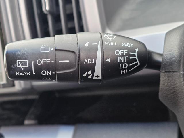 ステップワゴンスパーダ Z メモリーナビ フルセグTV リアカメラ HIDヘッドライト 両側パワスラ Bluetooth 純正16インチアルミ ETC(28枚目)