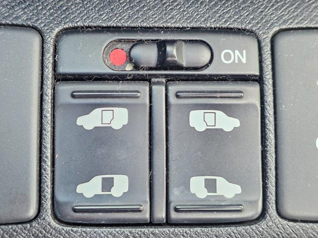 ステップワゴンスパーダ Z メモリーナビ フルセグTV リアカメラ HIDヘッドライト 両側パワスラ Bluetooth 純正16インチアルミ ETC(30枚目)