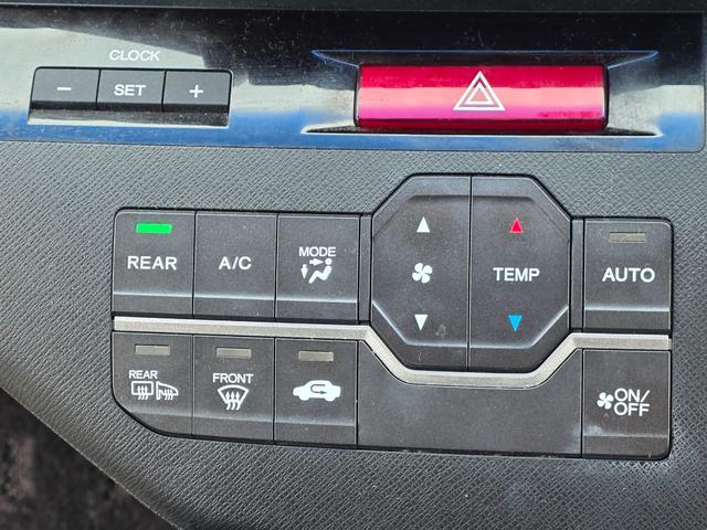 ステップワゴンスパーダ Z メモリーナビ フルセグTV リアカメラ HIDヘッドライト 両側パワスラ Bluetooth 純正16インチアルミ ETC(33枚目)