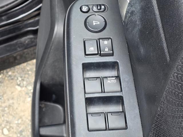 ステップワゴンスパーダ Z メモリーナビ フルセグTV リアカメラ HIDヘッドライト 両側パワスラ Bluetooth 純正16インチアルミ ETC(35枚目)