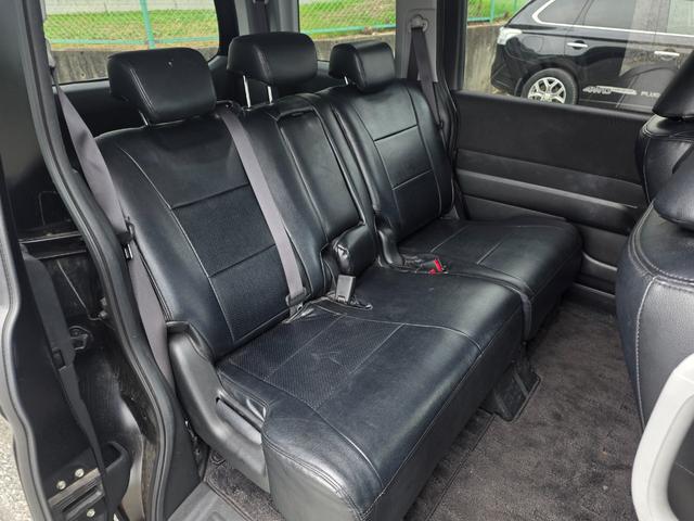 ステップワゴンスパーダ Z メモリーナビ フルセグTV リアカメラ HIDヘッドライト 両側パワスラ Bluetooth 純正16インチアルミ ETC(41枚目)