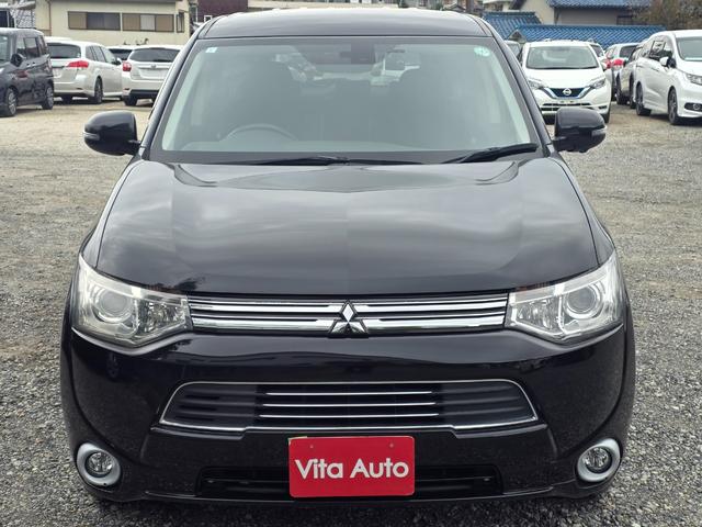 アウトランダーPHEV Gナビパッケージ 4WD SDナビ フルセグTV リアカメラ スマートキー HIDヘッドライト 衝突軽減ブレーキ 前ドラレコ シートヒーター Bluetooth ACC 純正18インチアルミ ETC(4枚目)