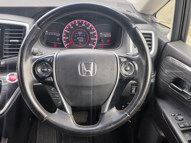 オデッセイ アブソルート メモリーナビ フルセグTV リアカメラ スマートキー LEDヘッドライト 衝突軽減ブレーキ 両側パワスラ 前ドラレコ Bluetooth クルコン 純正17インチアルミ ETC(19枚目)