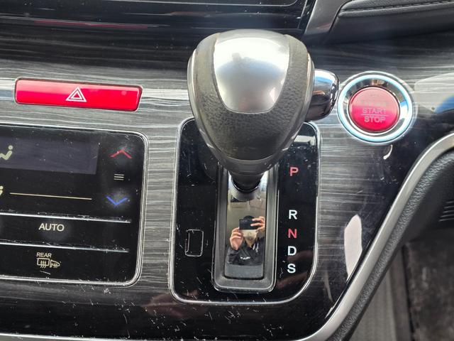 オデッセイ アブソルート メモリーナビ フルセグTV リアカメラ スマートキー LEDヘッドライト 衝突軽減ブレーキ 両側パワスラ 前ドラレコ Bluetooth クルコン 純正17インチアルミ ETC(33枚目)