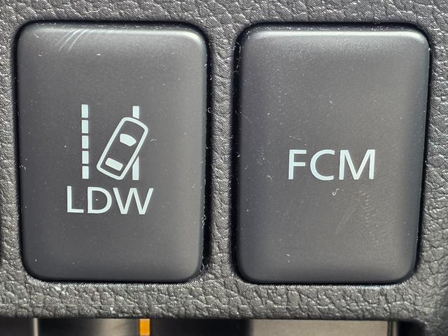 アウトランダーPHEV Gナビパッケージ 4WD SDナビ フルセグTV リアカメラ スマートキー HIDヘッドライト 衝突軽減ブレーキ Bluetooth ACC 純正18インチアルミ ETC(29枚目)