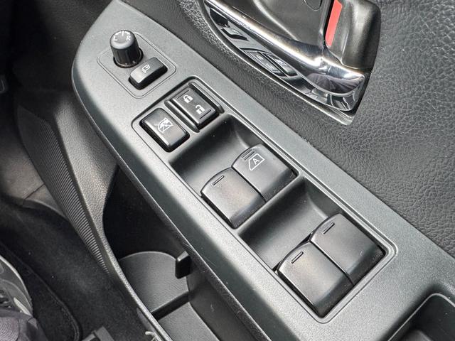 インプレッサスポーツ ２．０ｉ－Ｓアイサイト　４ＷＤ　メモリーナビ　フルセグＴＶ　スマートキー　ＨＩＤヘッドライト　衝突軽減ブレーキ　Ｂｌｕｅｔｏｏｔｈ　ＡＣＣ　純正１７インチアルミ　ＥＴＣ（32枚目）