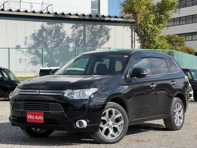 アウトランダーＰＨＥＶ Ｇナビパッケージ　４ＷＤ　ＳＤナビ　フルセグＴＶ　リアカメラ　スマートキー　ＨＩＤヘッドライト　衝突軽減ブレーキ　Ｂｌｕｅｔｏｏｔｈ　ＡＣＣ　純正１８インチアルミ　ＥＴＣ（5枚目）