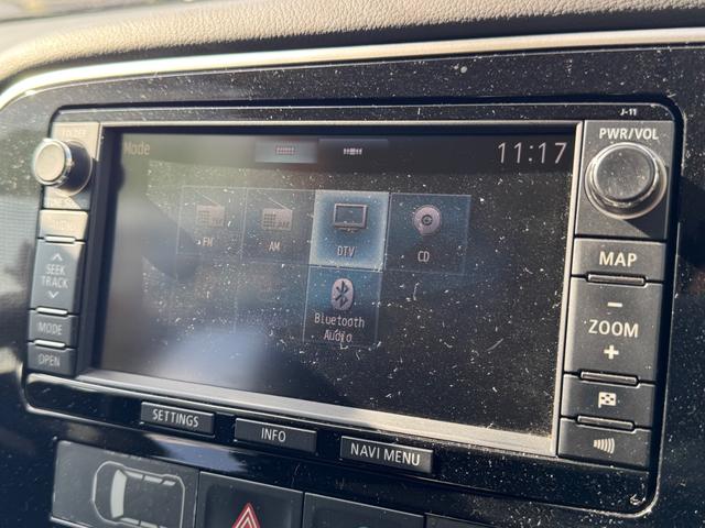 アウトランダーＰＨＥＶ Ｇナビパッケージ　４ＷＤ　ＳＤナビ　フルセグＴＶ　リアカメラ　スマートキー　ＨＩＤヘッドライト　衝突軽減ブレーキ　Ｂｌｕｅｔｏｏｔｈ　ＡＣＣ　純正１８インチアルミ　ＥＴＣ（22枚目）