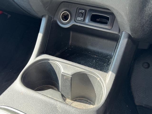 アウトランダーＰＨＥＶ Ｇナビパッケージ　４ＷＤ　ＳＤナビ　フルセグＴＶ　リアカメラ　スマートキー　ＨＩＤヘッドライト　衝突軽減ブレーキ　Ｂｌｕｅｔｏｏｔｈ　ＡＣＣ　純正１８インチアルミ　ＥＴＣ（24枚目）