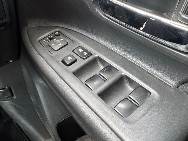 アウトランダーＰＨＥＶ Ｇナビパッケージ　４ＷＤ　ＳＤナビ　フルセグＴＶ　リアカメラ　スマートキー　ＨＩＤヘッドライト　衝突軽減ブレーキ　Ｂｌｕｅｔｏｏｔｈ　ＡＣＣ　純正１８インチアルミ　ＥＴＣ（34枚目）