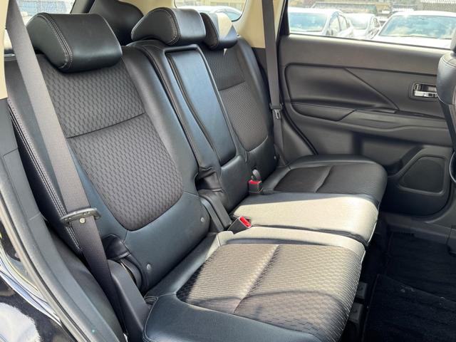 アウトランダーＰＨＥＶ Ｇナビパッケージ　４ＷＤ　ＳＤナビ　フルセグＴＶ　リアカメラ　スマートキー　ＨＩＤヘッドライト　衝突軽減ブレーキ　Ｂｌｕｅｔｏｏｔｈ　ＡＣＣ　純正１８インチアルミ　ＥＴＣ（40枚目）