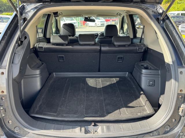 アウトランダーＰＨＥＶ Ｇナビパッケージ　４ＷＤ　ＳＤナビ　フルセグＴＶ　リアカメラ　スマートキー　ＨＩＤヘッドライト　衝突軽減ブレーキ　Ｂｌｕｅｔｏｏｔｈ　ＡＣＣ　純正１８インチアルミ　ＥＴＣ（41枚目）