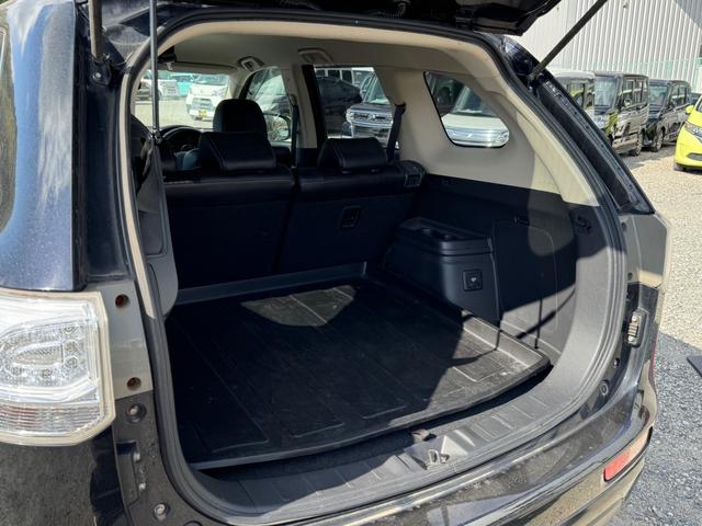 アウトランダーＰＨＥＶ Ｇナビパッケージ　４ＷＤ　ＳＤナビ　フルセグＴＶ　リアカメラ　スマートキー　ＨＩＤヘッドライト　衝突軽減ブレーキ　Ｂｌｕｅｔｏｏｔｈ　ＡＣＣ　純正１８インチアルミ　ＥＴＣ（42枚目）