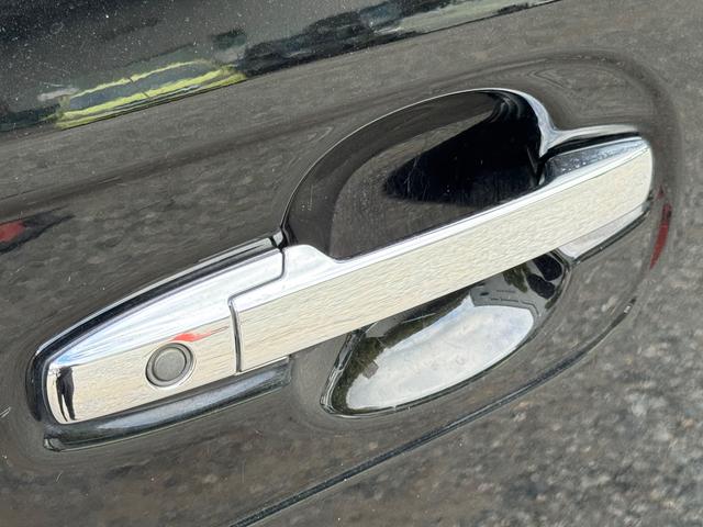 Ｎ－ＢＯＸカスタム Ｇ　ＳＳブラックスタイルパッケージ　ＳＤナビ　ワンセグＴＶ　リアカメラ　スマートキー　ＨＩＤヘッドライト　両側パワスラ　シートヒーター　Ｂｌｕｅｔｏｏｔｈ　純正１４インチアルミ　ＥＴＣ（18枚目）