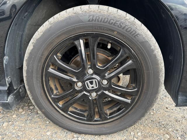 Ｎ－ＢＯＸカスタム Ｇ　ＳＳブラックスタイルパッケージ　ＳＤナビ　ワンセグＴＶ　リアカメラ　スマートキー　ＨＩＤヘッドライト　両側パワスラ　シートヒーター　Ｂｌｕｅｔｏｏｔｈ　純正１４インチアルミ　ＥＴＣ（20枚目）