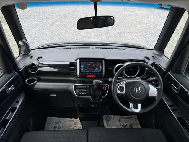 Ｎ－ＢＯＸカスタム Ｇ　ＳＳブラックスタイルパッケージ　ＳＤナビ　ワンセグＴＶ　リアカメラ　スマートキー　ＨＩＤヘッドライト　両側パワスラ　シートヒーター　Ｂｌｕｅｔｏｏｔｈ　純正１４インチアルミ　ＥＴＣ（21枚目）