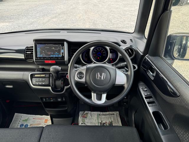 Ｎ－ＢＯＸカスタム Ｇ　ＳＳブラックスタイルパッケージ　ＳＤナビ　ワンセグＴＶ　リアカメラ　スマートキー　ＨＩＤヘッドライト　両側パワスラ　シートヒーター　Ｂｌｕｅｔｏｏｔｈ　純正１４インチアルミ　ＥＴＣ（22枚目）