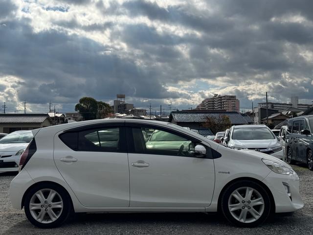 アクア Ｓ　ＳＤナビ　ワンセグＴＶ　リアカメラ　スマートキー　ＬＥＤヘッドライト　Ｂｌｕｅｔｏｏｔｈ　純正１６インチアルミ　ＥＴＣ（8枚目）