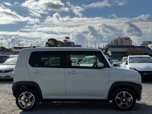 ★オンライン商談は実際に店舗でお車をご覧いただく事と同じようにお車の詳細を営業スタッフとやりとりしながら確認頂けます。気になる箇所はリアルタイムでご覧いただけますので安心して車選びが出来ます。