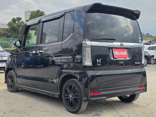 Ｎ－ＢＯＸカスタム Ｇ　ＳＳブラックスタイルパッケージ　メモリーナビ　フルセグＴＶ　リアカメラ　スマートキー　ＨＩＤヘッドライト　両側パワスラ　シートヒーター　Ｂｌｕｅｔｏｏｔｈ　純正１４インチアルミ　ＥＴＣ（7枚目）