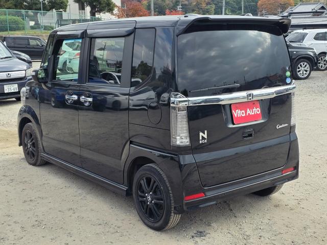 Ｎ－ＢＯＸカスタム Ｇ　ＳＳブラックスタイルパッケージ　メモリーナビ　フルセグＴＶ　リアカメラ　スマートキー　ＨＩＤヘッドライト　両側パワスラ　シートヒーター　Ｂｌｕｅｔｏｏｔｈ　純正１４インチアルミ　ＥＴＣ（8枚目）