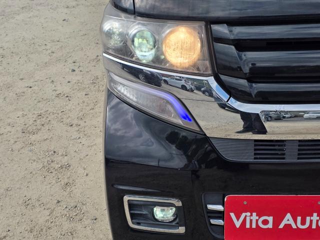 Ｎ－ＢＯＸカスタム Ｇ　ＳＳブラックスタイルパッケージ　メモリーナビ　フルセグＴＶ　リアカメラ　スマートキー　ＨＩＤヘッドライト　両側パワスラ　シートヒーター　Ｂｌｕｅｔｏｏｔｈ　純正１４インチアルミ　ＥＴＣ（17枚目）