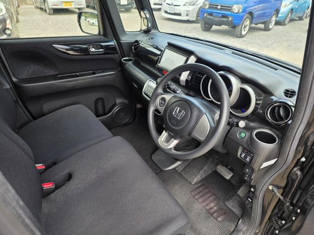 Ｎ－ＢＯＸカスタム Ｇ　ＳＳブラックスタイルパッケージ　メモリーナビ　フルセグＴＶ　リアカメラ　スマートキー　ＨＩＤヘッドライト　両側パワスラ　シートヒーター　Ｂｌｕｅｔｏｏｔｈ　純正１４インチアルミ　ＥＴＣ（39枚目）