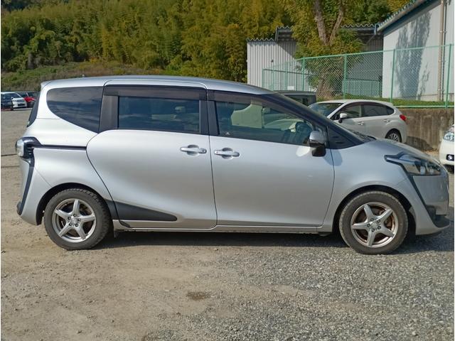 シエンタ Ｇ　ＳＤナビ　フルセグＴＶ　リアカメラ　スマートキー　ＨＩＤヘッドライト　衝突軽減ブレーキ　Ｂｌｕｅｔｏｏｔｈ　社外１５インチアルミ　ＥＴＣ（14枚目）