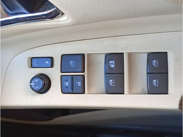 シエンタ Ｇ　ＳＤナビ　フルセグＴＶ　リアカメラ　スマートキー　ＨＩＤヘッドライト　衝突軽減ブレーキ　Ｂｌｕｅｔｏｏｔｈ　社外１５インチアルミ　ＥＴＣ（32枚目）