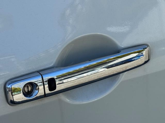 エルグランド ２５０ハイウェイスターアーバンクロム　ＨＤＤナビ　ワンセグＴＶ　リアカメラ　フリップダウンモニター　スマートキー　ＨＩＤヘッドライト　両側パワスラ　前ドラレコ　Ｂｌｕｅｔｏｏｔｈ　純正１８インチアルミ　ＥＴＣ（17枚目）