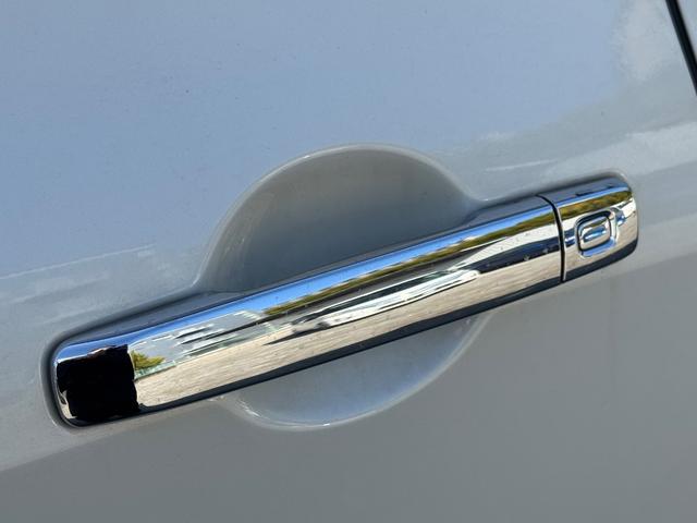 エルグランド ２５０ハイウェイスターアーバンクロム　ＨＤＤナビ　ワンセグＴＶ　リアカメラ　フリップダウンモニター　スマートキー　ＨＩＤヘッドライト　両側パワスラ　前ドラレコ　Ｂｌｕｅｔｏｏｔｈ　純正１８インチアルミ　ＥＴＣ（18枚目）